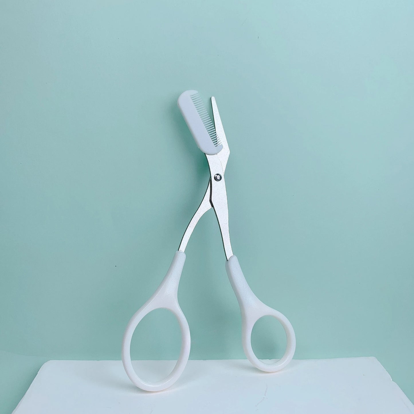 Expertly Crafted Eyebrow Trimming Scissors for Flawless Brows