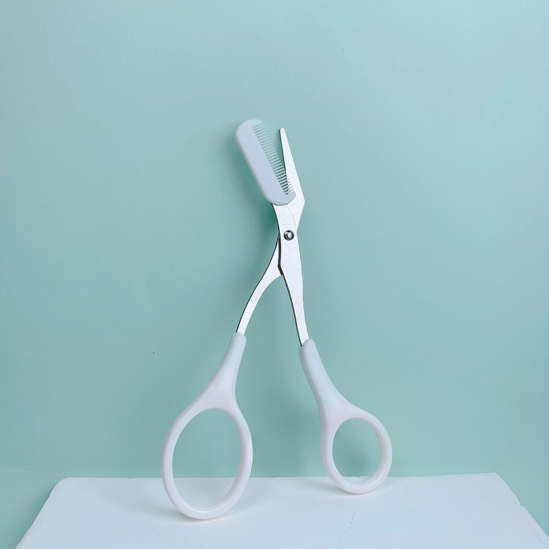 Expertly Crafted Eyebrow Trimming Scissors for Flawless Brows
