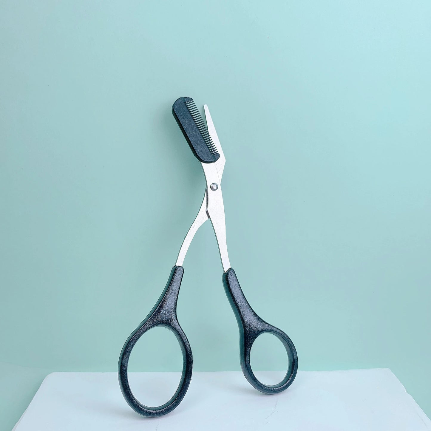 Expertly Crafted Eyebrow Trimming Scissors for Flawless Brows