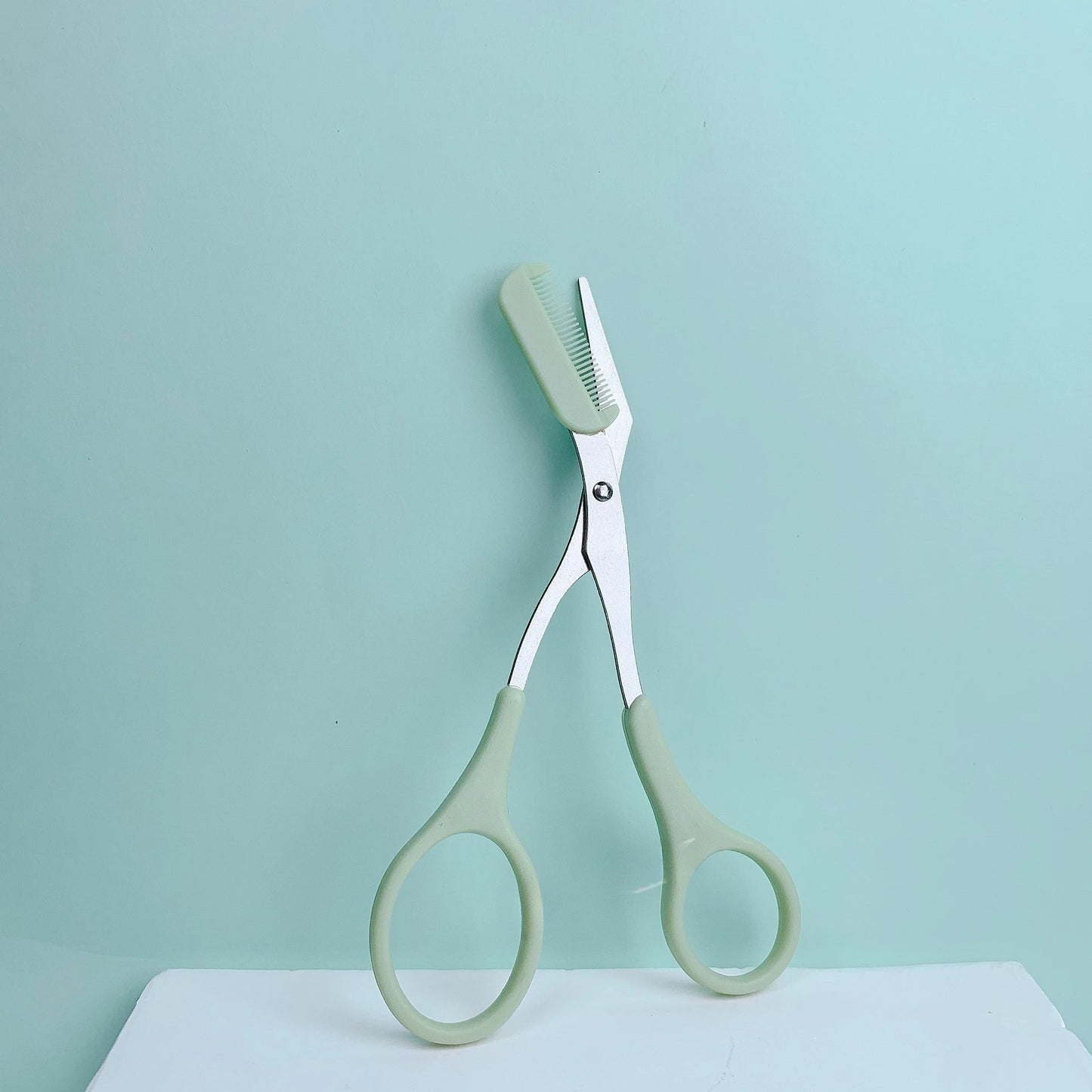 Expertly Crafted Eyebrow Trimming Scissors for Flawless Brows