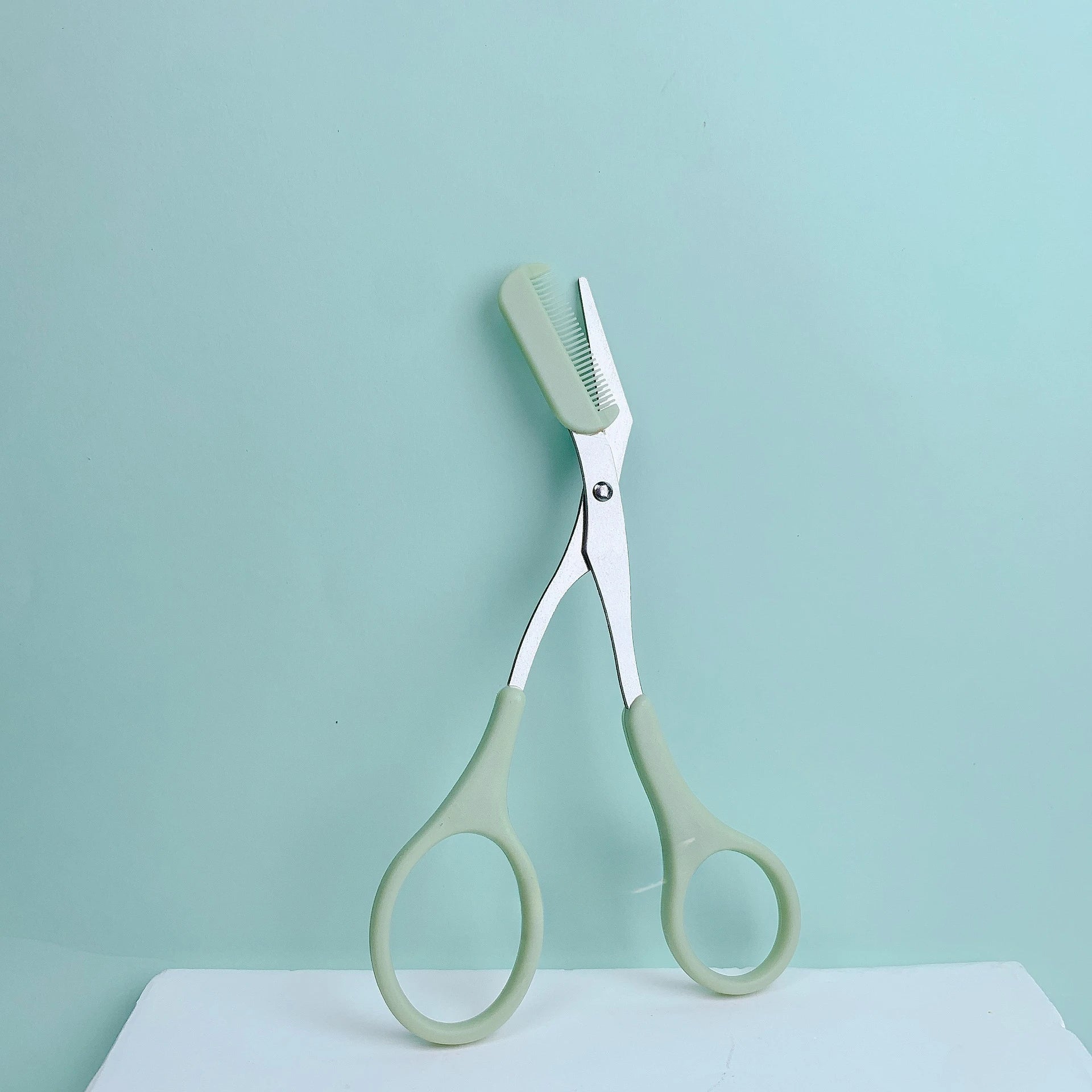 Expertly Crafted Eyebrow Trimming Scissors for Flawless Brows